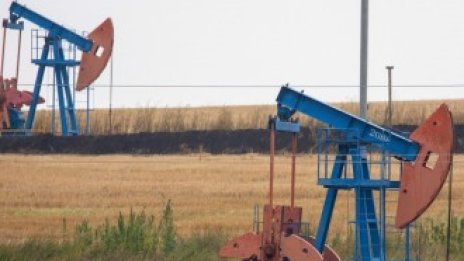 Цената на петрола тръгна леко нагоре, но перспективите за пазара остават мрачни*