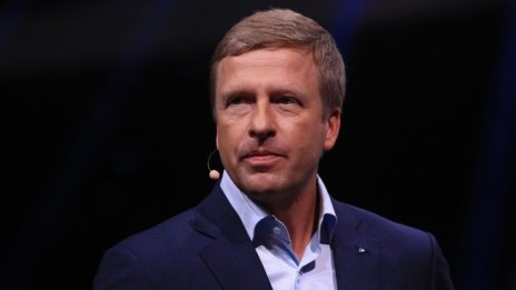 Оливер Ципсе: BMW може успешно да се конкурира с компании като Tesla