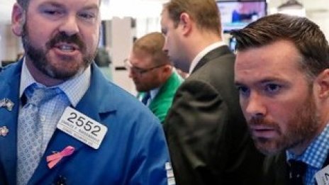 Търговското напрежение и италианският бюджет натежават върху Wall Street*