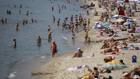 Нова система ще следи за петролни петна в Черно море