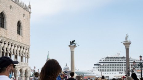 Забраната за достъп на големи круизни кораби до Венецианската лагуна е в сила