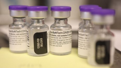 Pfizer и Moderna вдигнаха цените на ваксините срещу COVID за ЕС