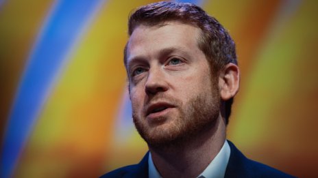 Изпълнителният директор на звеното на GM за роботаксита подаде оставка