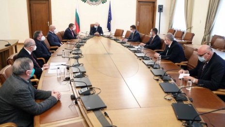 България е в плавен подем на заболеваемостта от COVID-19