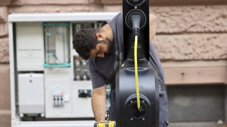 Евродепутатите настояват на всеки 60 км да има инсталирана зарядна станция