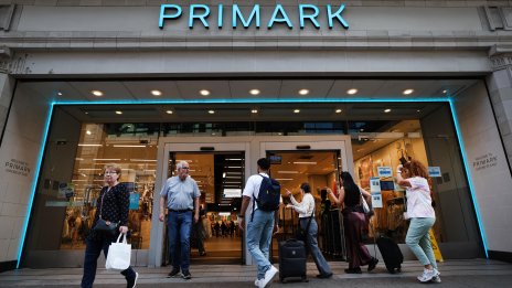 Primark се възползва от нова възможност в САЩ с удара на Тръмп срещу онлайн конкурентите