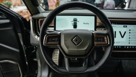 Производството и доставките на Rivian растат през третото тримесечие