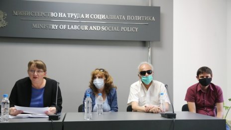 Сачева: Кабинетите на Борисов увеличиха четворно парите за инвалидите