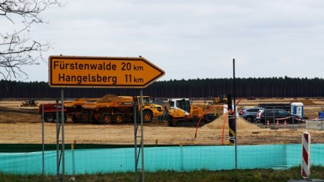 Tesla бърза със строежа на завода си до Берлин  