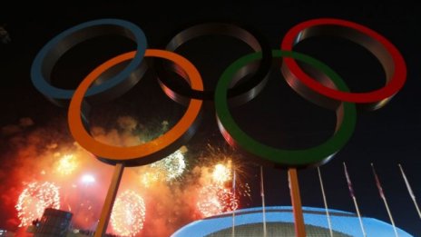 Пламна олимпийският огън в Сочи