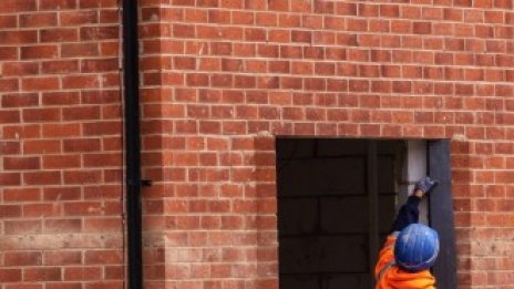 Британските инвеститори в жилищни имоти бягат от Лондон