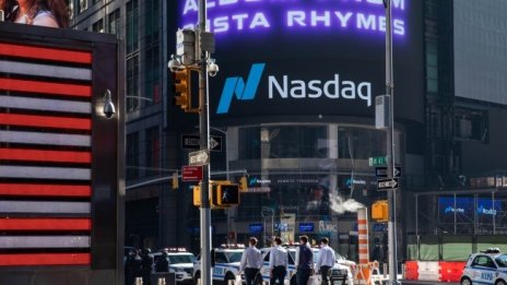 Wall Street се обърна към технологичния сектор в търсене на сигурност