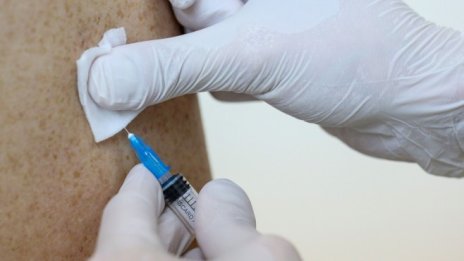 ЕС може да одобри ваксините на BioNTech и Moderna още през декември