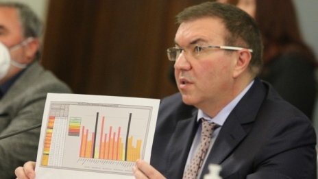 Здравният министър се сдоби с още двама заместници