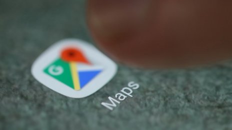 Google пуска чат с компании в Maps