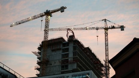 Строителството на сгради у нас остава вяло за втори пореден месец през февруари