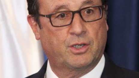 Оланд се изправя в битка срещу себе си