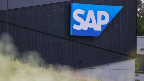 SAP планира да преструктурира 8000 позиции, фокусирайки се върху AI