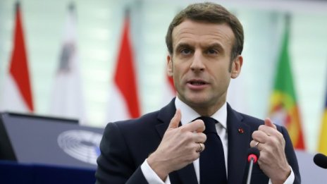 Макрон призова Ебрахим Раиси да приеме условията за съживяване на ядрената сделка