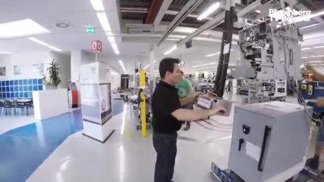 Свиването на германското промишлено производство подчертава икономическите предизвикателства