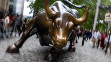 Dow Jones прибави над 260 пункта, подкрепен от банковия и енергийния сектор