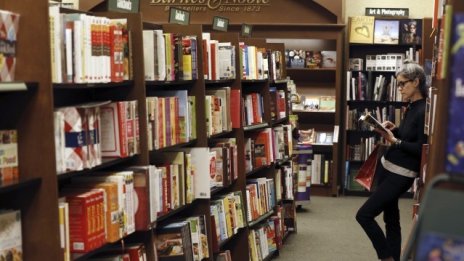 Слаби онлайн продажби намалиха приходите на Barnes & Noble