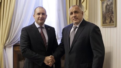 Радев и Борисов си обещаха да работят заедно по спорните въпроси