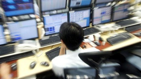 Европейските борси започват с оживление новия месец