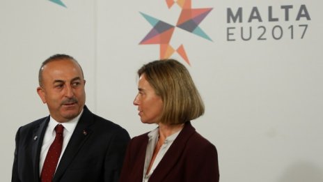 Вратата за членство на Турция в ЕС остава открехната