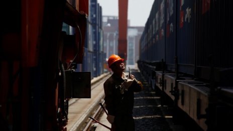 Първият пряк товарен влак Лондон - Китай измина успешно 12 хил. км