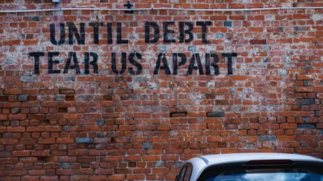 Големият и опасен дългов експеримент 