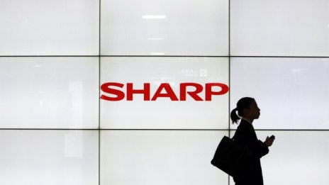Foxconn смъква офертата за Sharp с близо 900 млн. долара