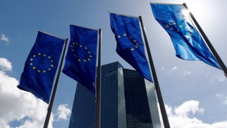 ЕЦБ трябва да преследва твърда цел от 2% инфлация годишно