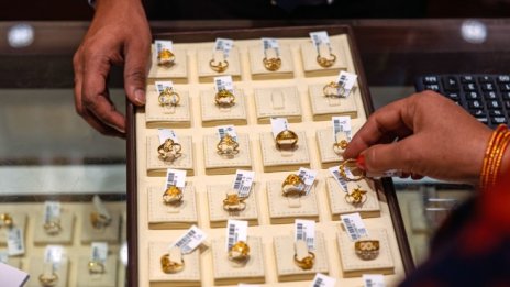 Обсебените от златото индийци наливат милиарди в криптовалути