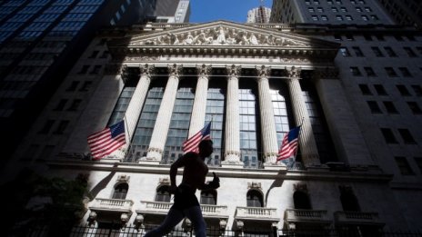 Индексите на Wall Street се разминават в началото на сесията*