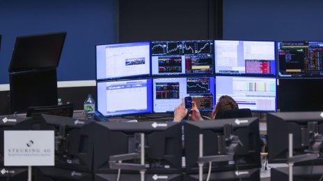 Перспективите за агресивни увеличения на лихвите оцветиха в червено индексите в Европа