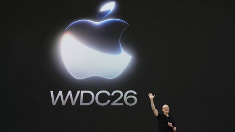 Инвеститорите в Apple реагираха сдържано на новия асистент Siri и AI платформата