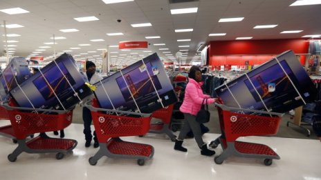 Средно по 407 долара са похарчили американците в дните около Черния петък