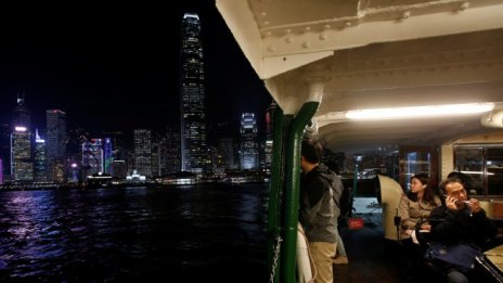 Най-скъпият жилищен пазар в света тласка младите извън закона