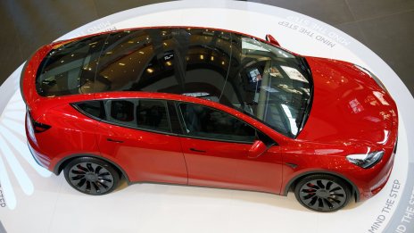 Новите ценови понижения на Tesla предизвикаха разпродажба на акции в Хонконг