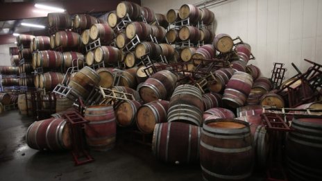 Земетресението в Напа нанесе щети за стотици милиони долари на винарите