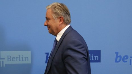 Кметът на Берлин подава предсрочно оставка