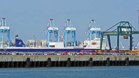 Китай може да въведе мита от 25% върху автомобилите от САЩ и ЕС