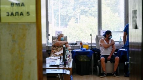 България все още губи в битката за достъпа до пандемичната помощ на ЕС