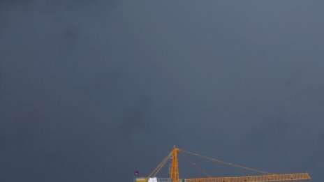 Строителната продукция в България се завръща към скромен ръст през април