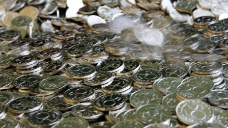 Лихвите по потребителските кредити, отпуснати в евро, растат леко през януари