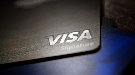 Visa очаква да реши спора си с Amazon