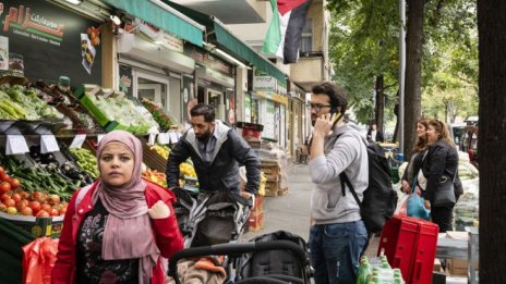 Молбите за помощи при безработица в САЩ намаляха до 53-годишно дъно