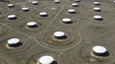 Докъде могат да достигнат цените на петрола?