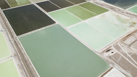 Отпадат блокадите по пътищата към литиевите находища в Чили